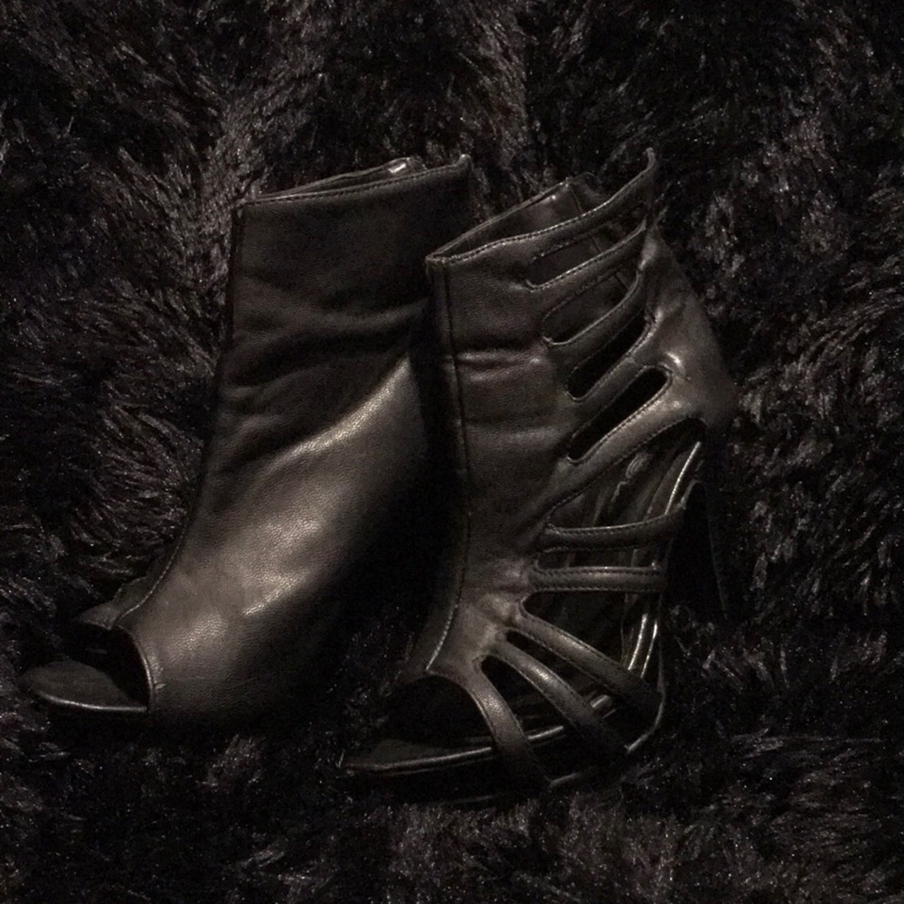 Black heels by wild rose